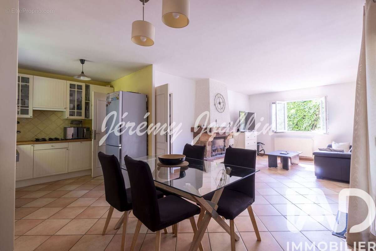 Photo 2 - Maison à JOUY-LE-MOUTIER