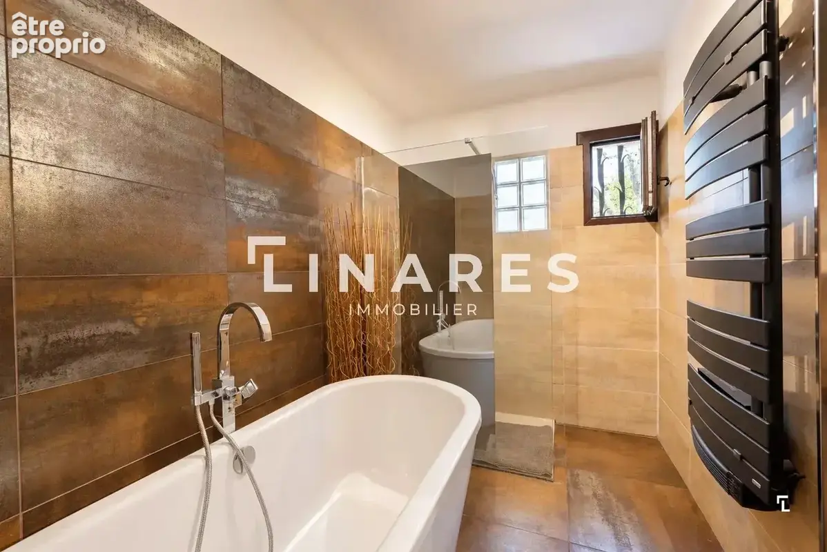 LA BASTIDE AUX OLIVIERS - Maison T6 de 180m2 - Piscine - Pool house - Terrain 1300m2 - 13190 Allauch - photo 21
