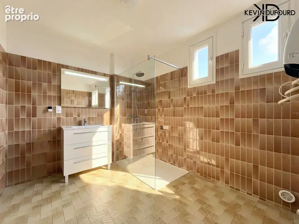 Maison 115 m² à Vals-Les-Bains  - photo 7