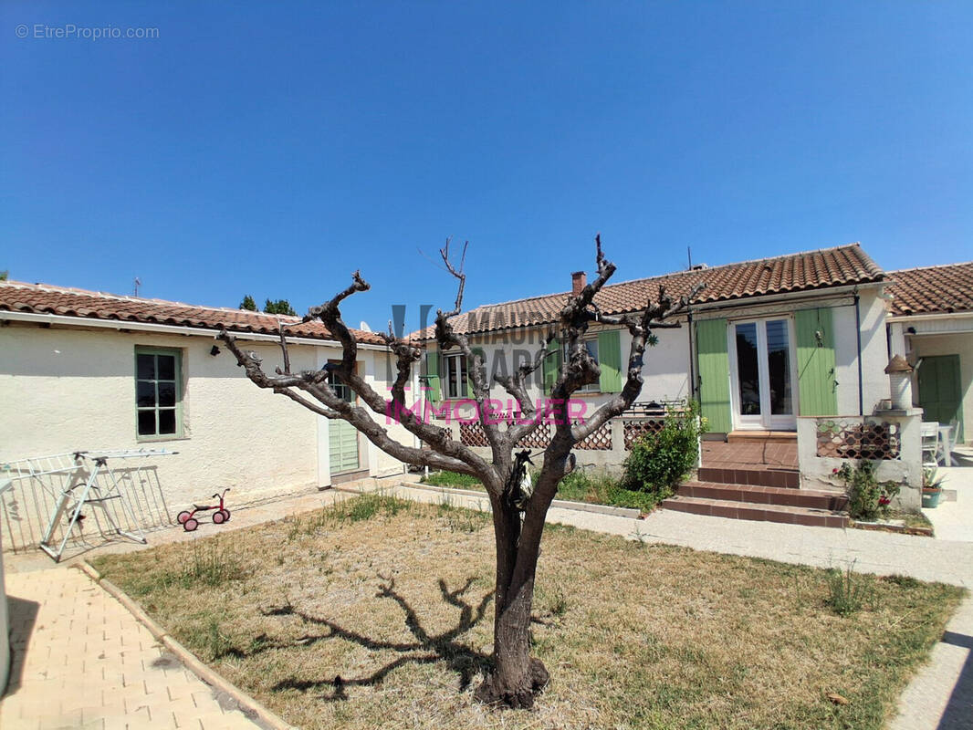 Maison à L'ISLE-SUR-LA-SORGUE