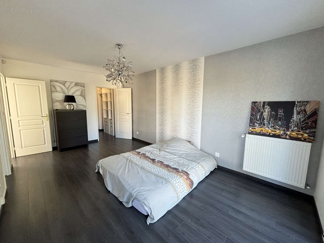 Maison à CRECY-LA-CHAPELLE