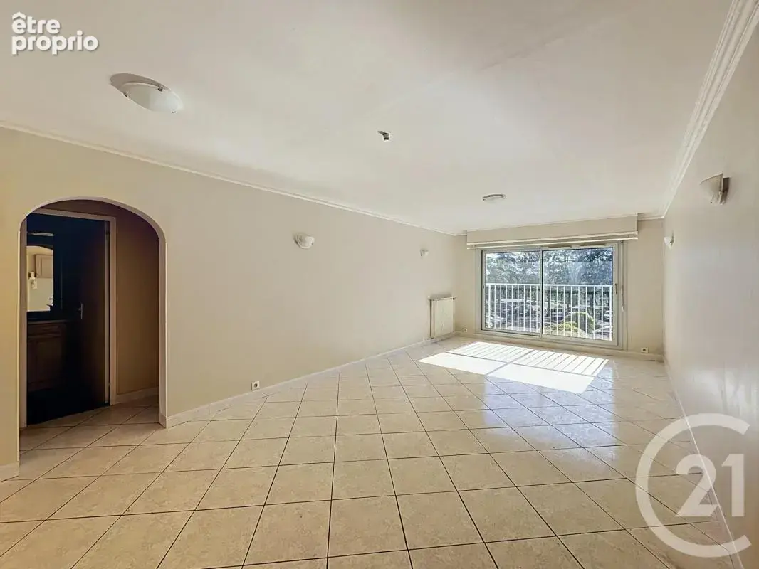 Appartement 4 pièces 79 m² à vendre à Venissieux (69200) - photo 2
