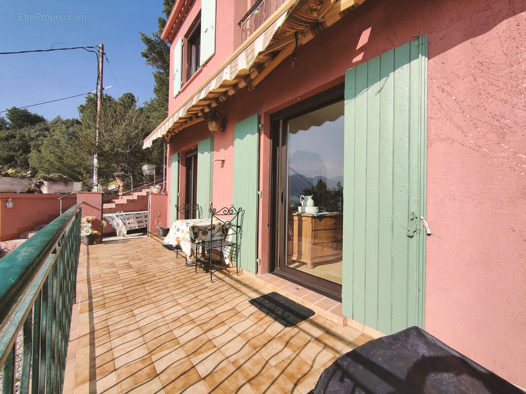 Appartement à MENTON