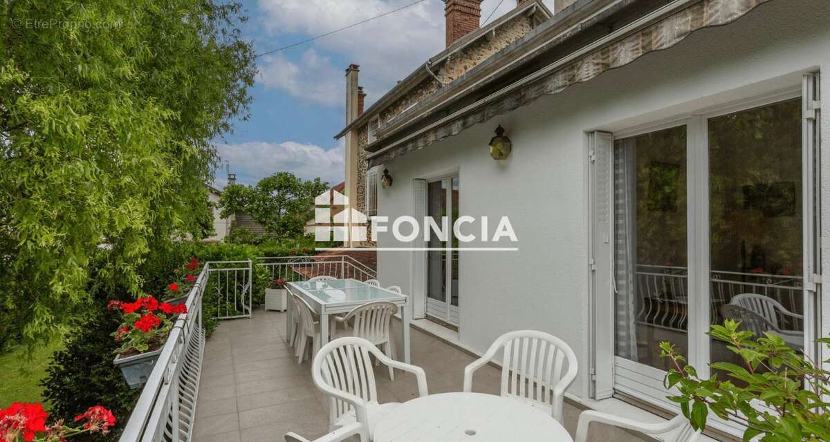 Maison à CHAMPIGNY-SUR-MARNE