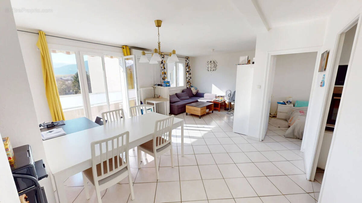 Appartement à DOMENE