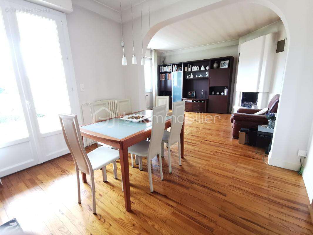 Maison à AUREILHAN
