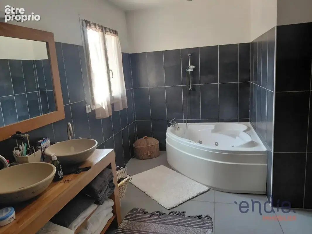 St Antonin du var villa plain pied 240 m² sur 1500  m² avec piscine - photo 8