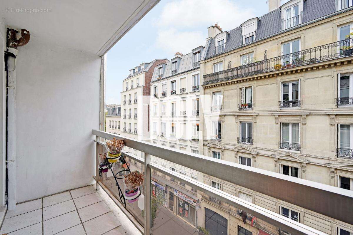 Appartement à PARIS-18E