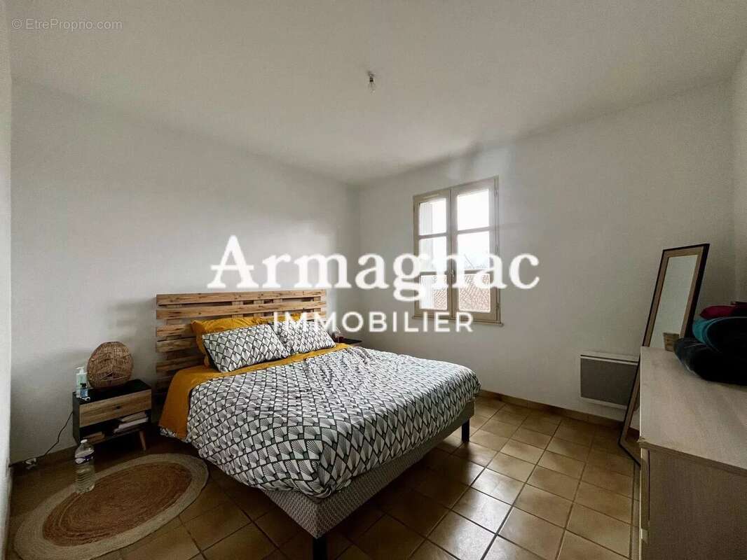 Appartement à VIC-FEZENSAC