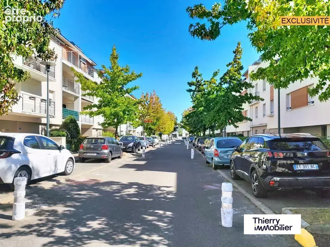 Longchamp - T2 de 58 m² au dernier étage avec ascenseur, parking et tram au pied - photo 13