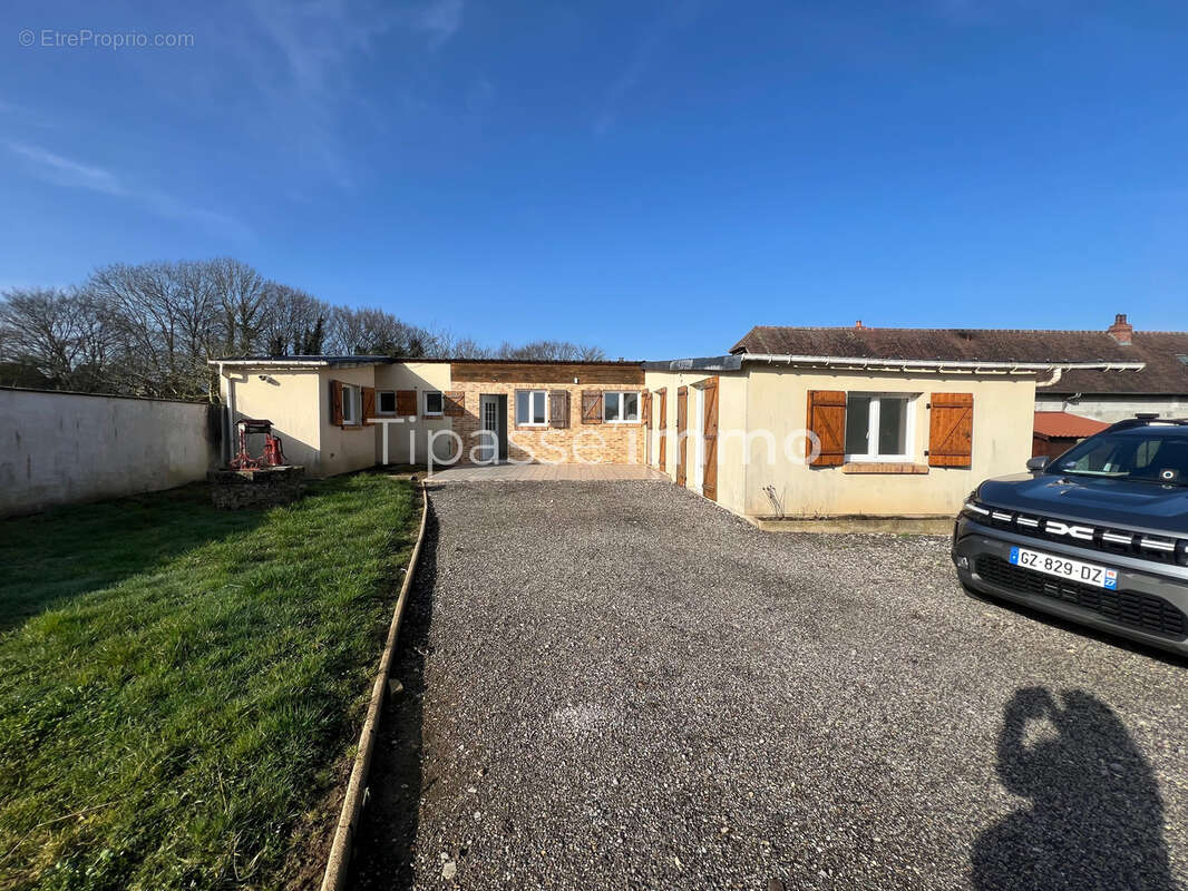 Maison à LA HARENGERE
