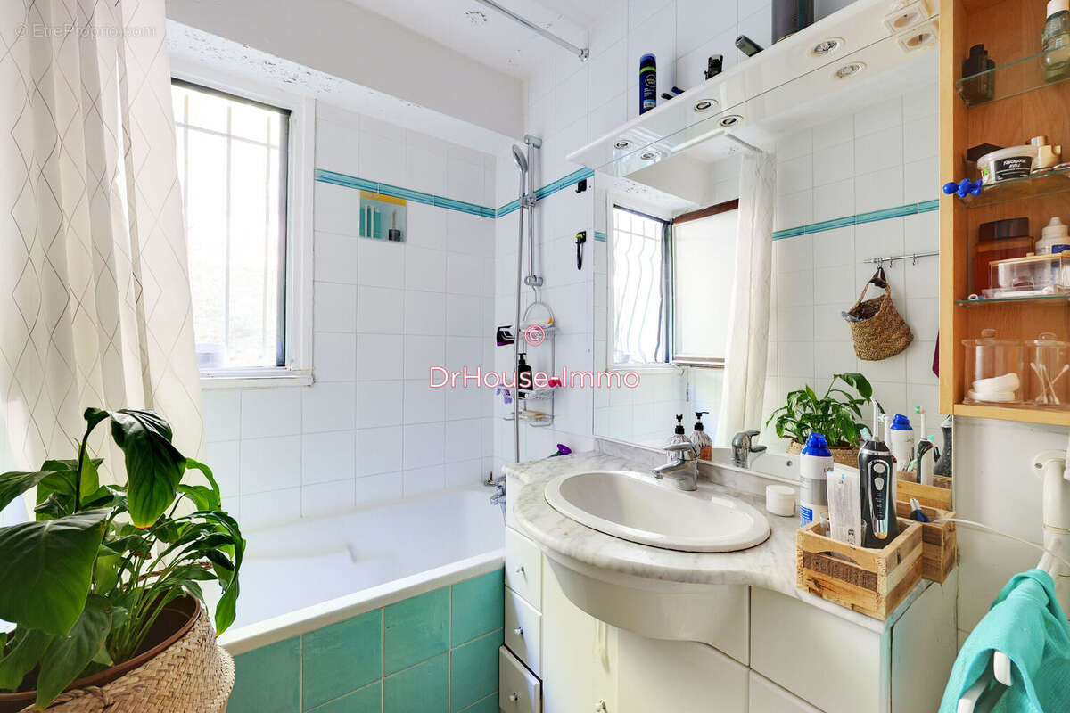Appartement à LE MESNIL-LE-ROI