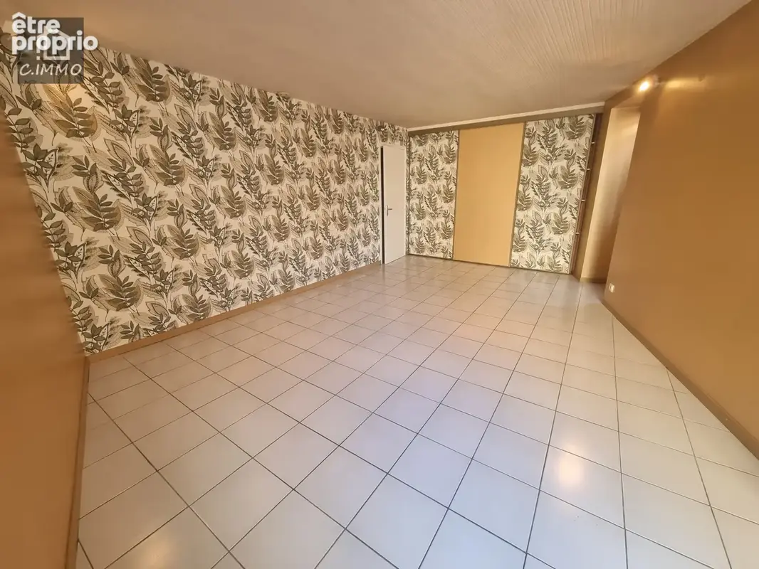 Très grande maison de village de type 4 avec garage de 30 m2 et balcon - photo 6
