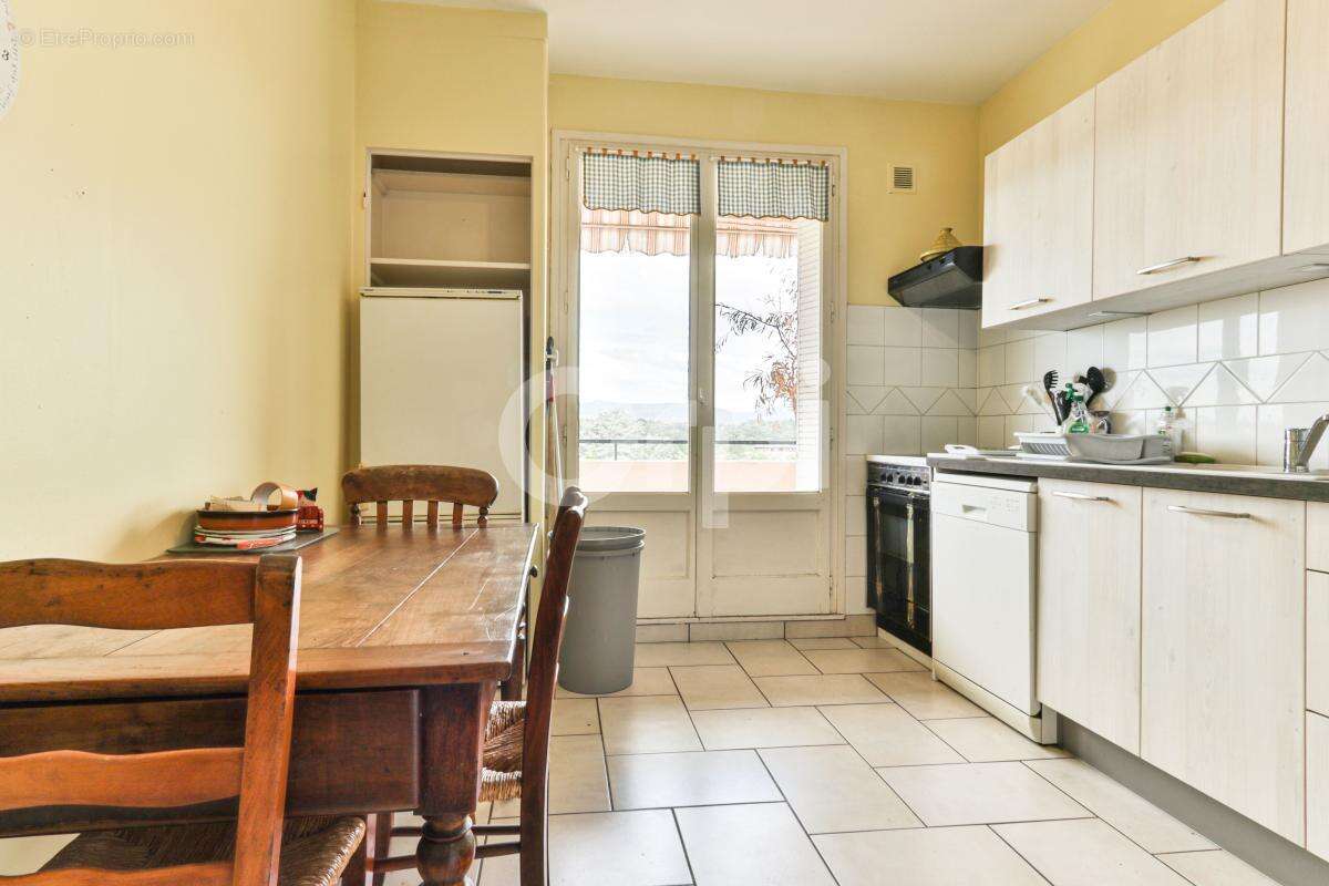 Appartement à TASSIN-LA-DEMI-LUNE