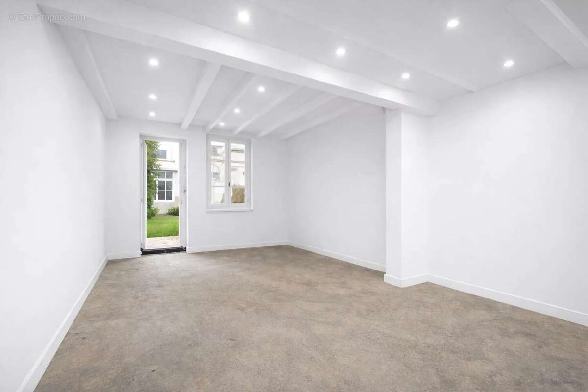 Commerce à TROUVILLE-SUR-MER