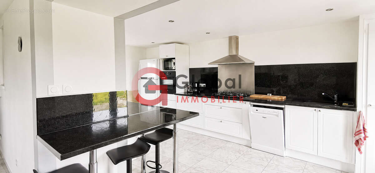 Maison familiale au calme avec grand terrain - photo 2