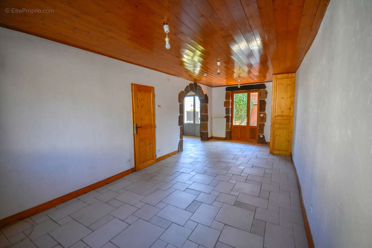 Maison à BOURNONCLE-SAINT-PIERRE