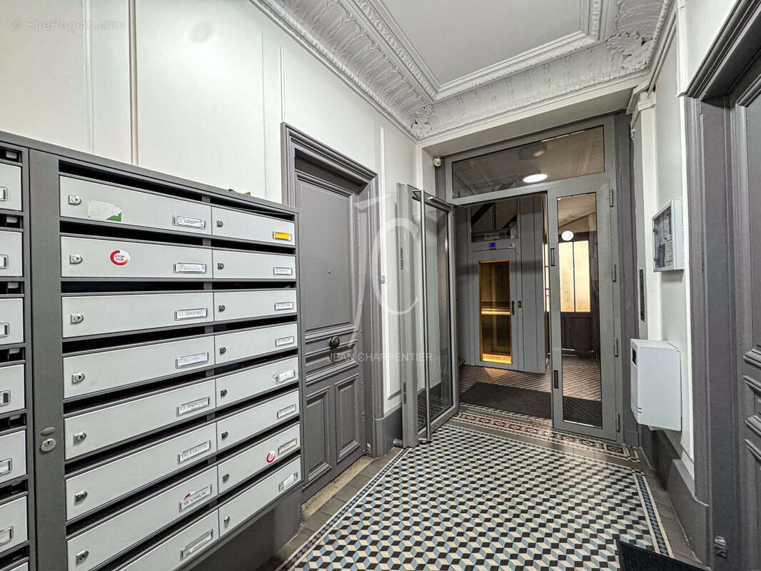 Appartement à PARIS-11E