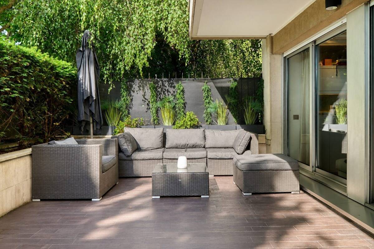 Appartement à NEUILLY-SUR-SEINE