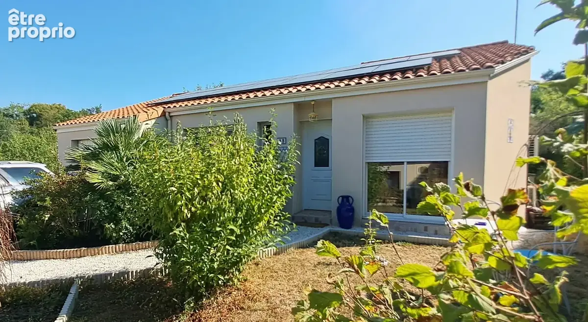Photo Maison à Saint-Pierre-Montlimart au prix de 68 000€