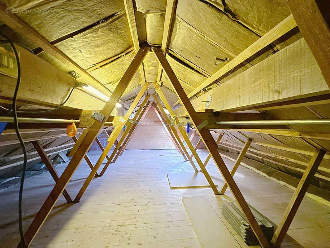 Maison à VOISINS-LE-BRETONNEUX