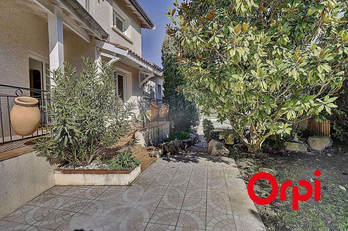 Maison à CAILLOUX-SUR-FONTAINES