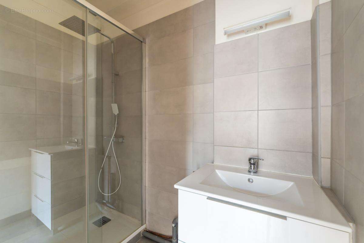 Appartement à PARIS-14E