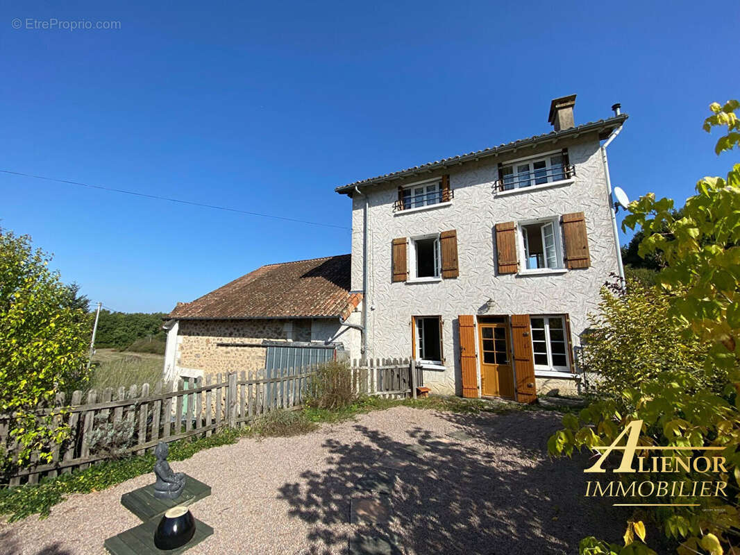 Maison à SAVIGNAC-DE-NONTRON