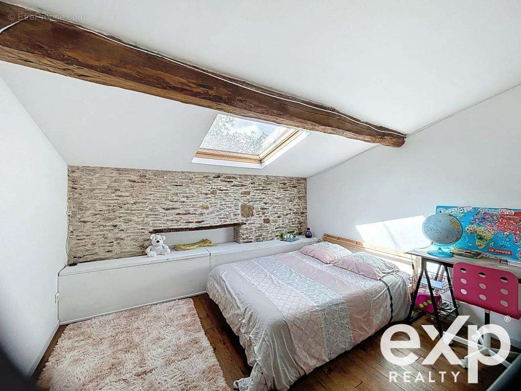 Maison à LA CHAPELLE-BASSE-MER