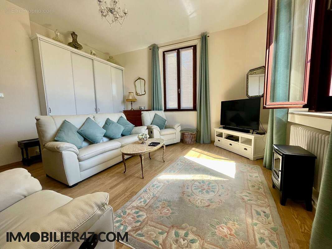 Maison à CASTELMORON-SUR-LOT