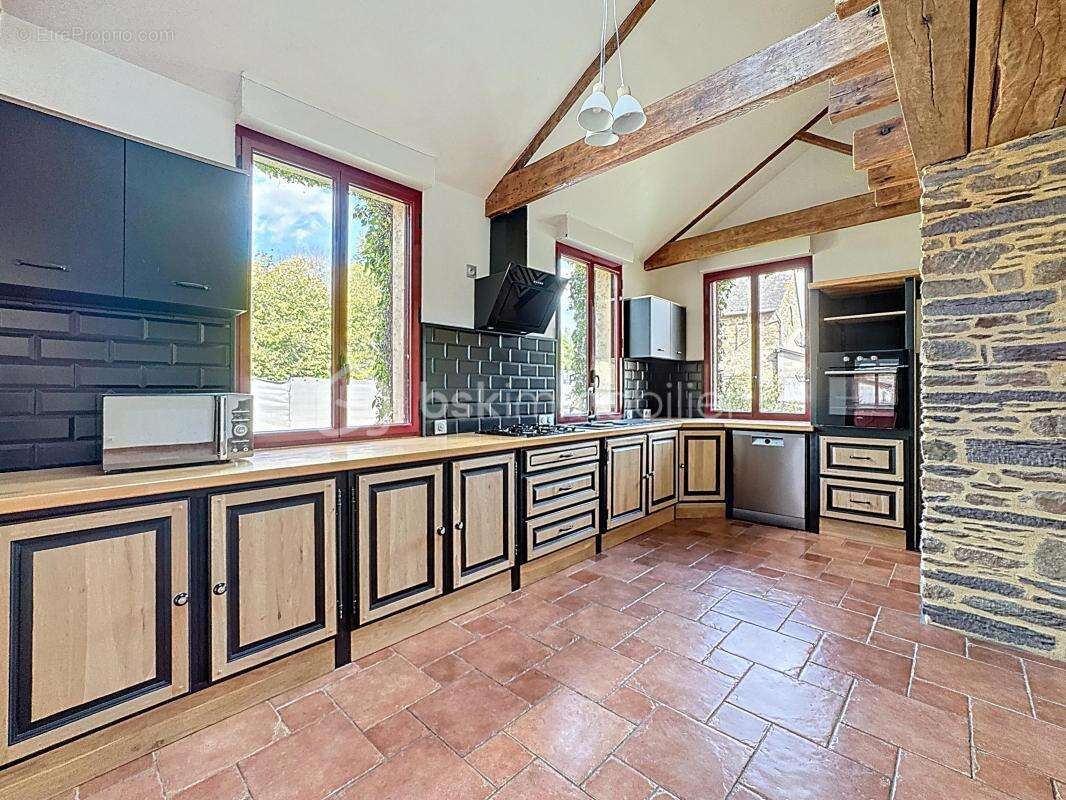 Maison à LA CHAPELLE-BOUEXIC