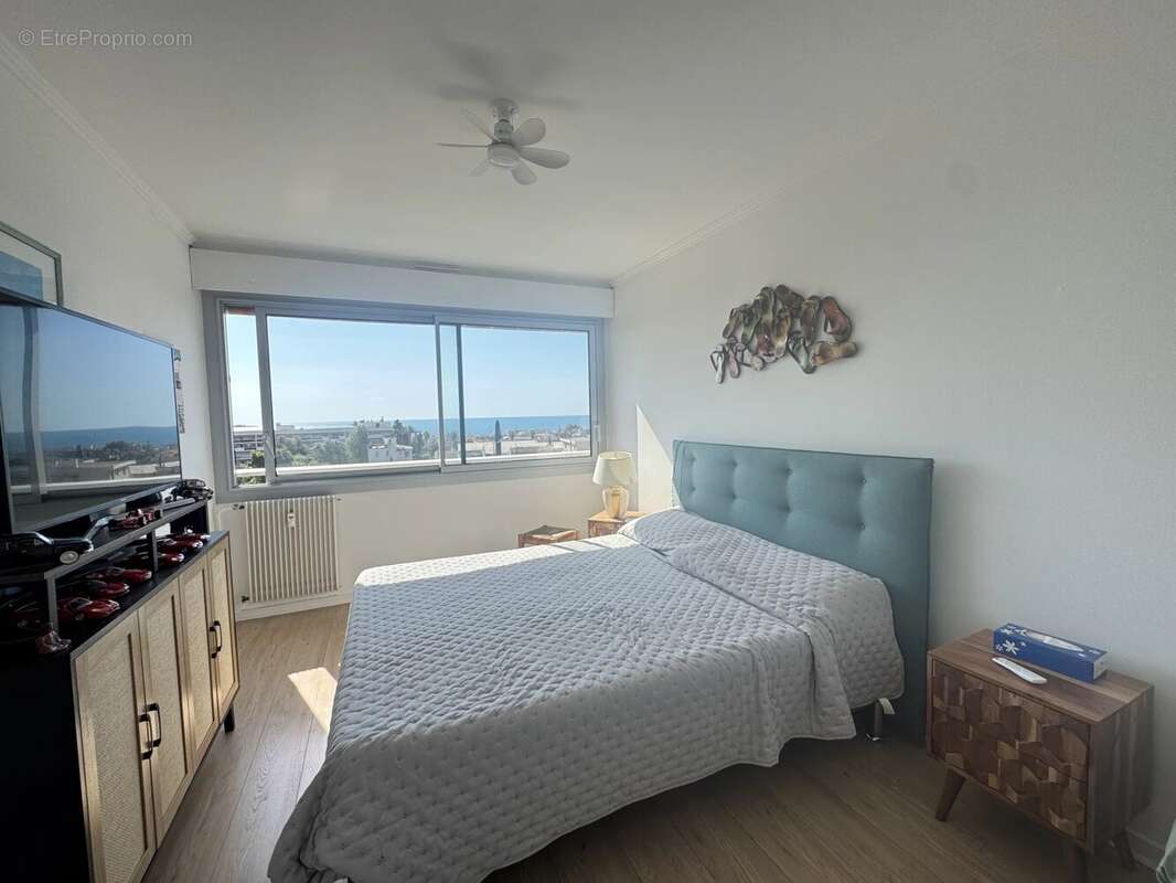 Appartement à VALLAURIS