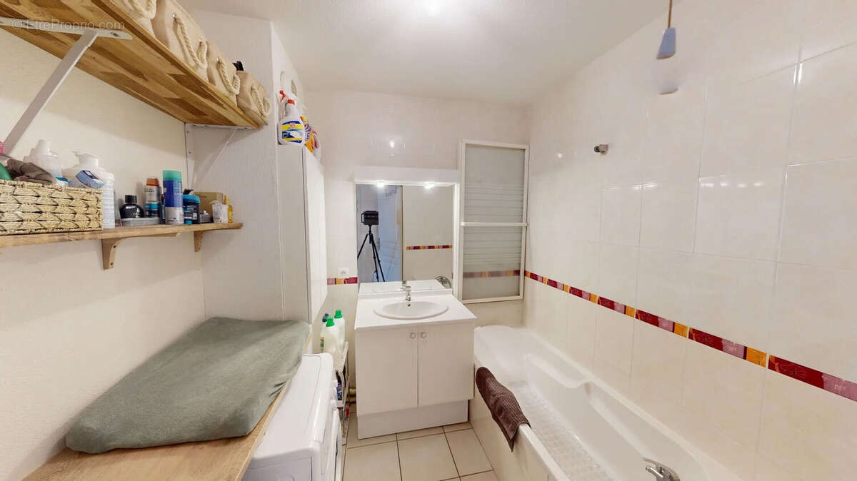 Appartement à SAINT-MARTIN-D'HERES