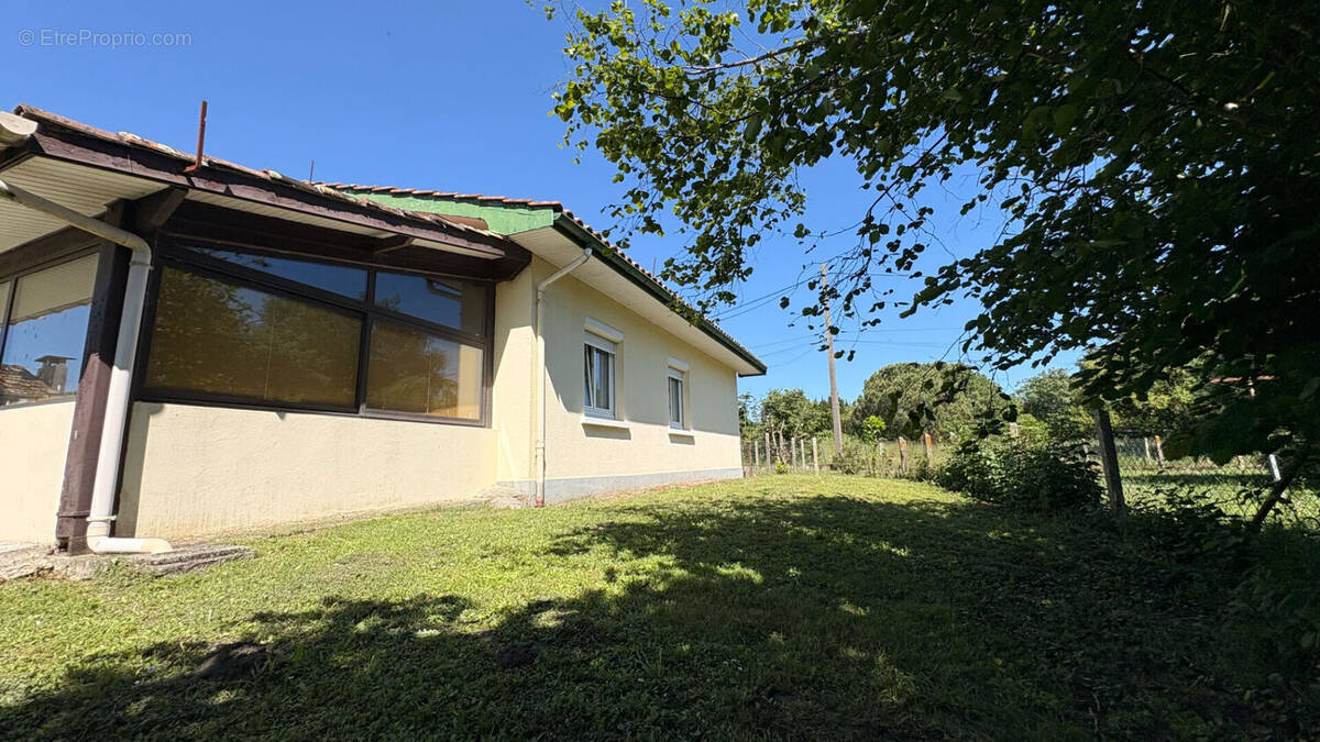 Maison à SAINT-CHRISTOLY-MEDOC