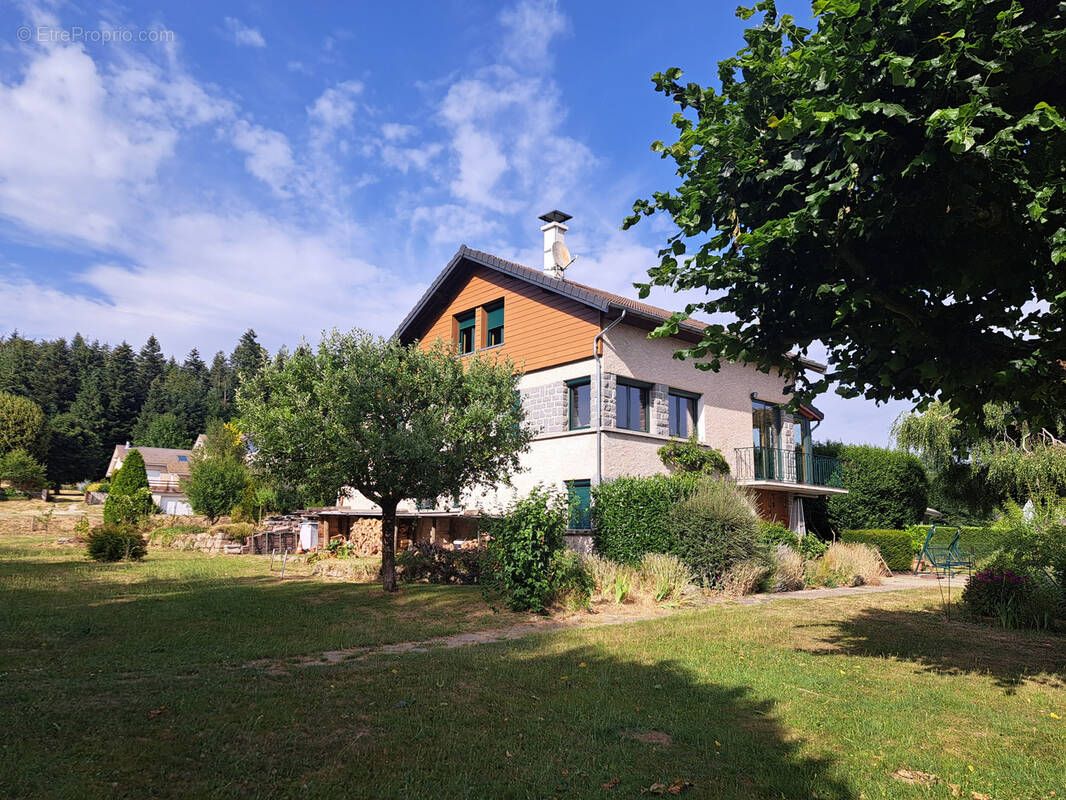 Maison à LE CHAMBON-SUR-LIGNON