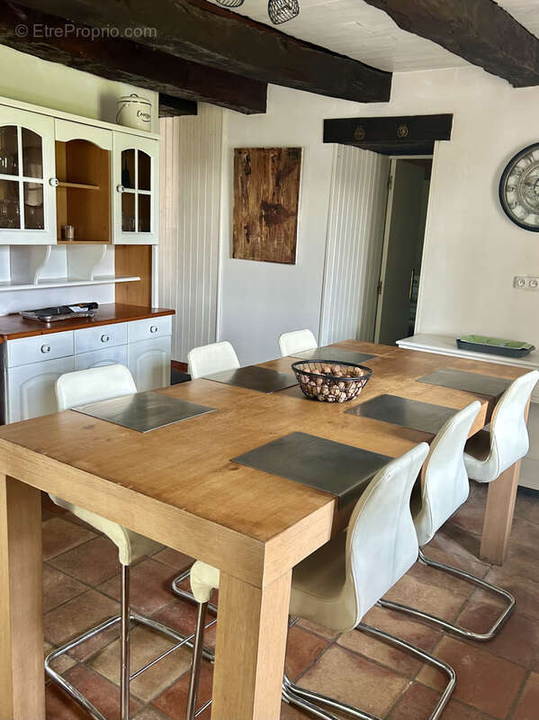 Maison à MONTAIGU-DE-QUERCY