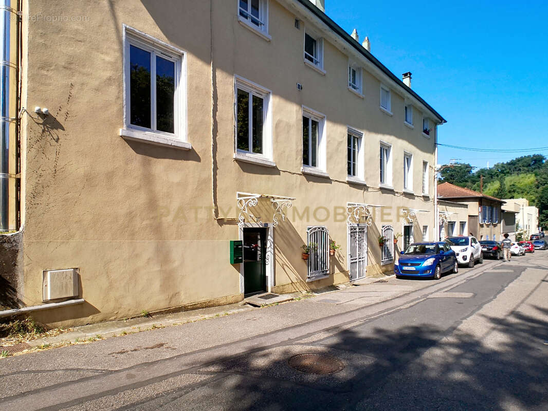 Appartement à NEUVILLE-SUR-SAONE