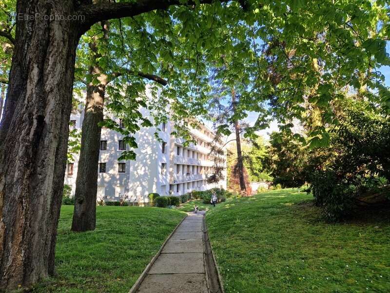 Appartement à BOUGIVAL