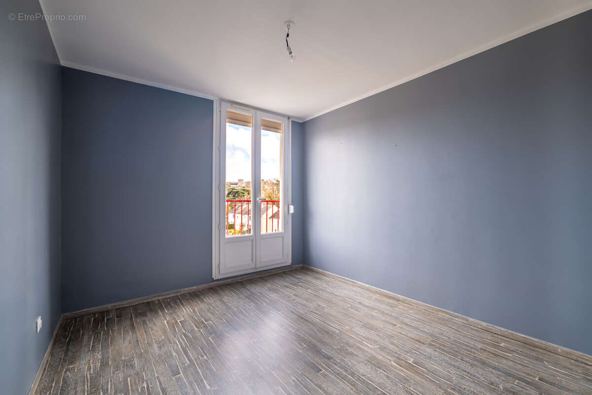 Appartement à COULAINES
