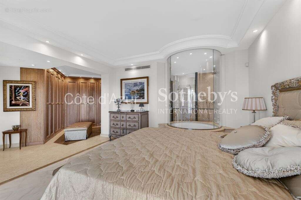 Maison à MANDELIEU-LA-NAPOULE