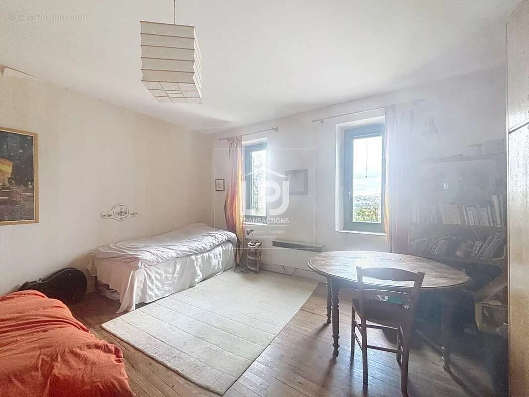 Maison à SAINTE-FOY-D&#039;AIGREFEUILLE