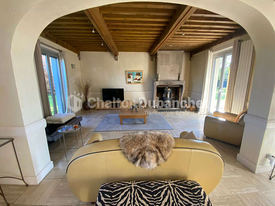 Maison à VEAUCHETTE