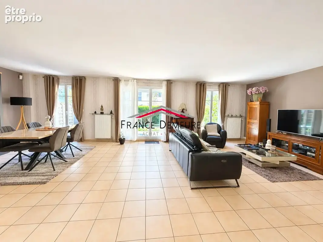 Maison 6 pièces 130 m² à vendre à Le Plessis-Bouchard (95130) - photo 2