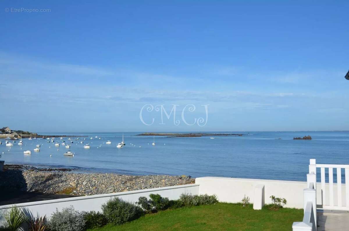 Maison à TREDREZ-LOCQUEMEAU
