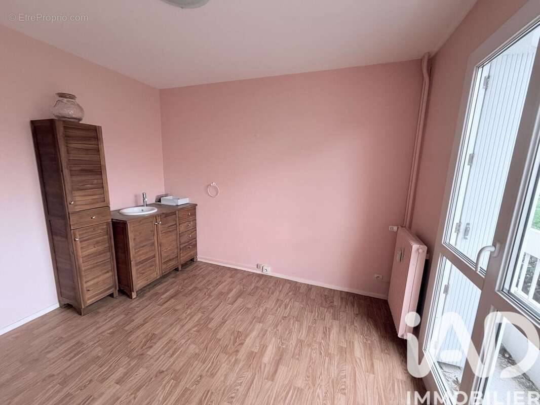Photo 7 - Appartement à FLEURY-LES-AUBRAIS