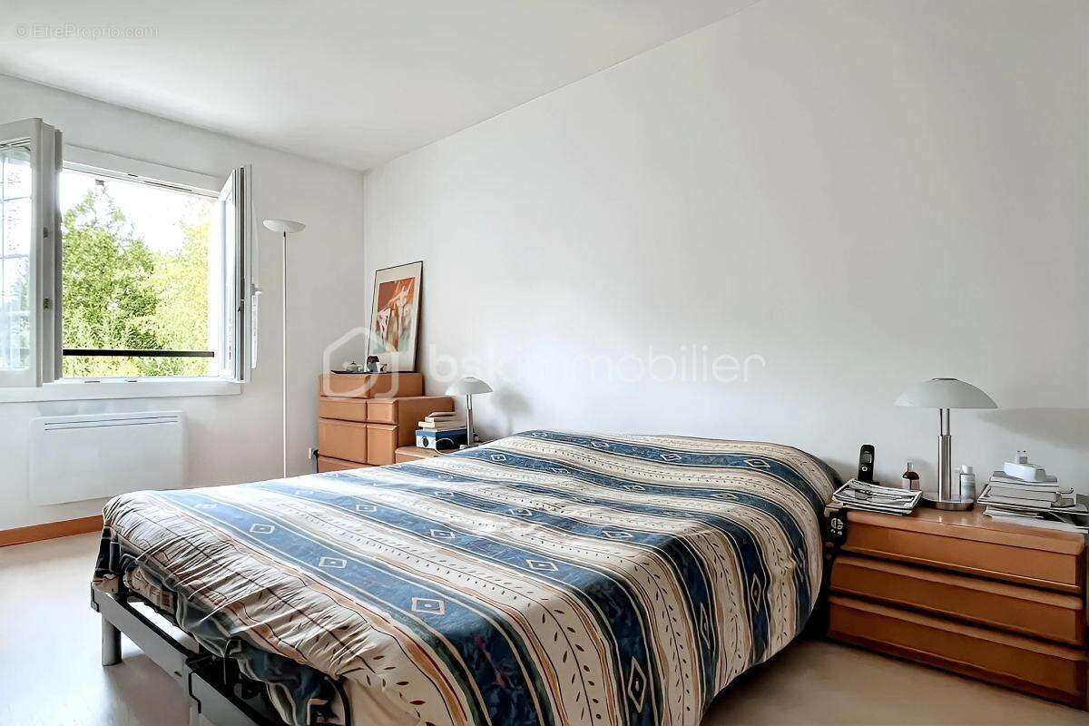 Maison à LES CLAYES-SOUS-BOIS