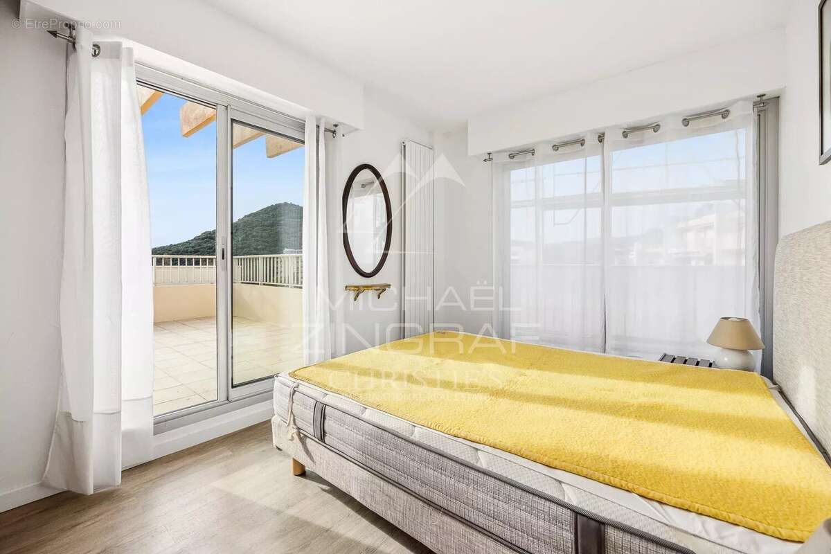 Appartement à MANDELIEU-LA-NAPOULE
