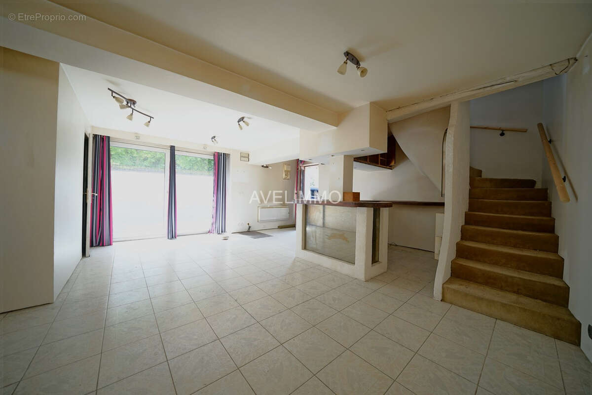 Maison à BEYNES