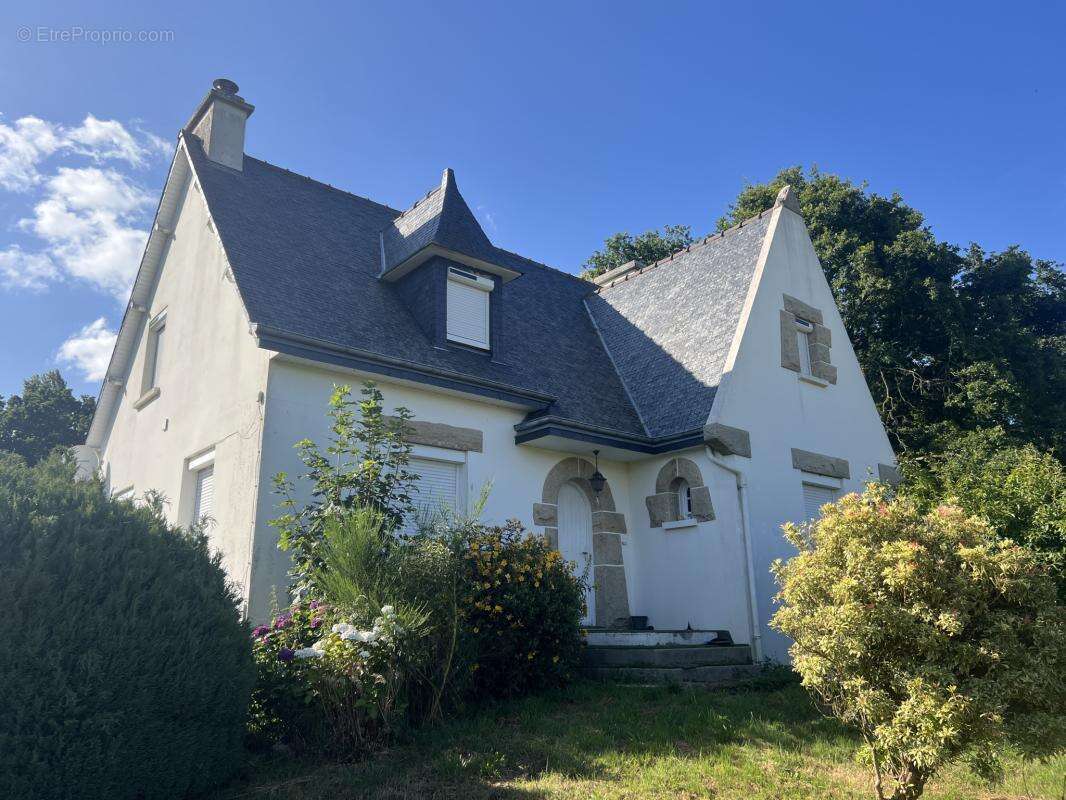 Belle néo-bretonne, située sur un terrain de 2500 m2 - photo 2