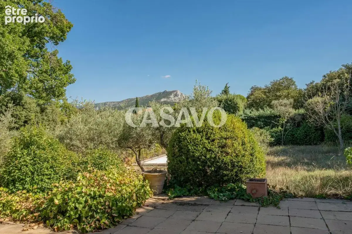 Vente Maison 5 pièces de 192m² - 13100 Saint-Marc-Jaumegarde - photo 4